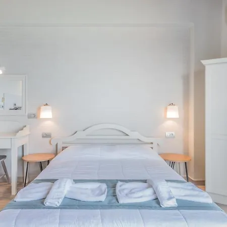 Filoxenia Apartament *